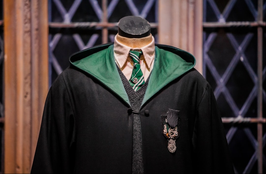 14 anos depois, Draco Malfoy retorna aos palcos e reacende a magia de Harry Potter